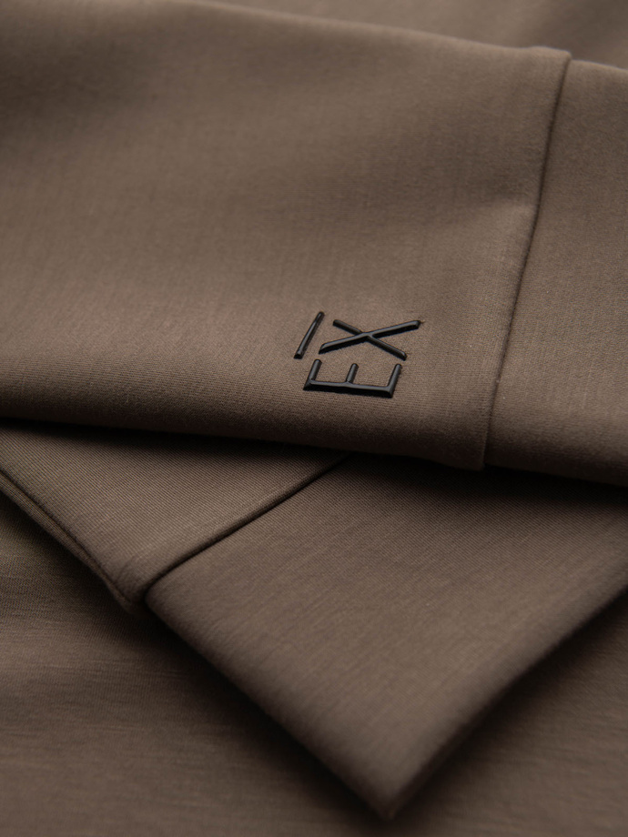 Bluza męska z kontrastowym nadrukiem i rozpinaną wysoką stójką – szarobrązowa V3 OM-SSZP-0211