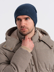 Męska czapka dzianinowa beanie z haftowanym napisem – granatowa V3 OM-ACWH-0120