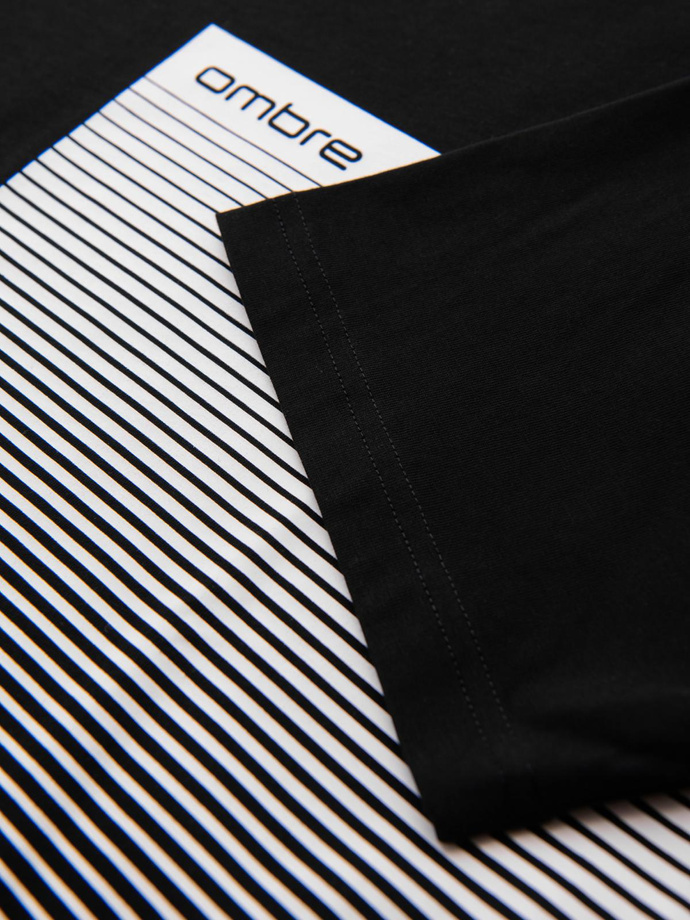 Męski t-shirt bawełniany z graficznym printem  – czarny V2 OM-TSPT-0246