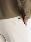 Jednolite spodnie chino męskie SLIM FIT – beżowe V2 OM-PACP-0183