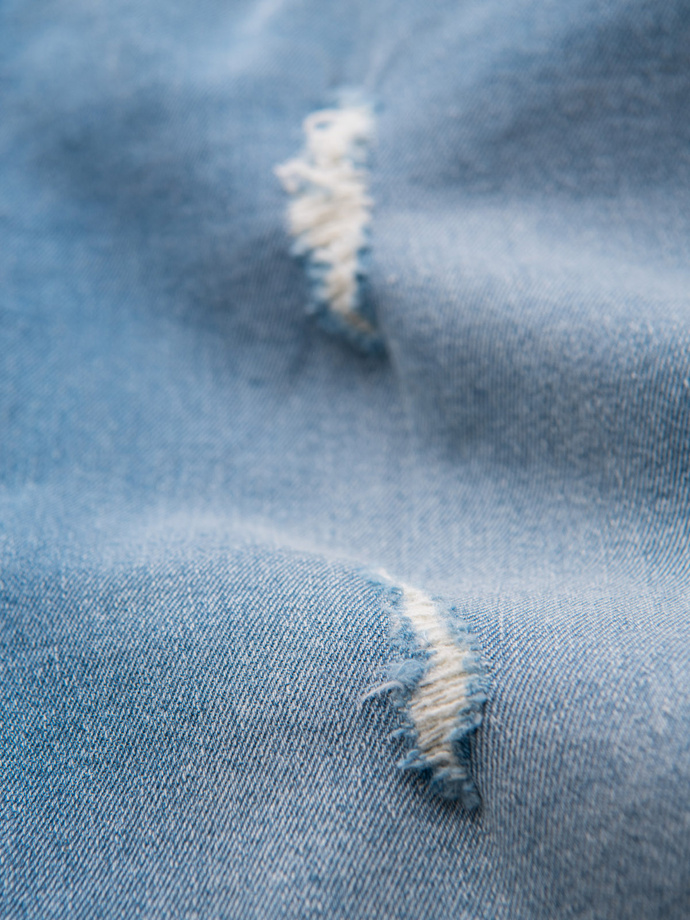 Spodnie męskie jeansowe SLIM FIT z przetarciami - jasnoniebieskie V1 OM-PADP-0255