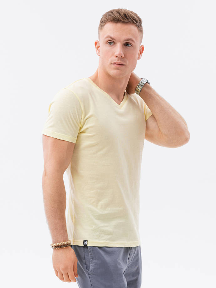 Klasyczna męska koszulka z dekoltem w serek BASIC - jasnożółty V14 S1369